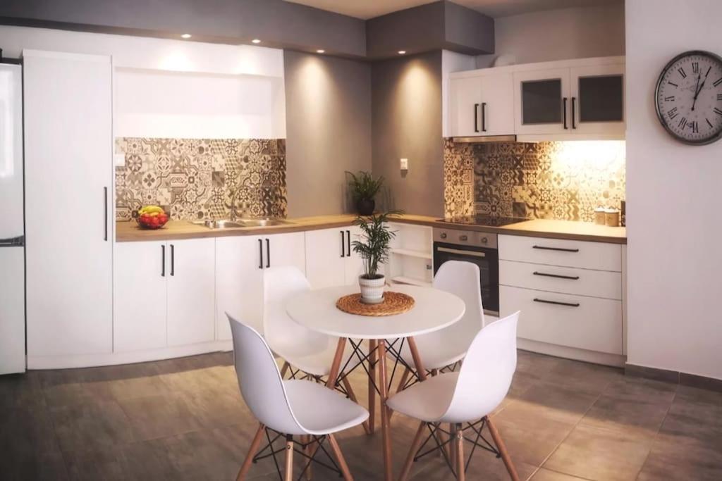 Апартаменты Oliva Loft Эрмуполис Экстерьер фото
